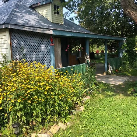 Spry Church Cozy Cottage Lions Head Exterior photo