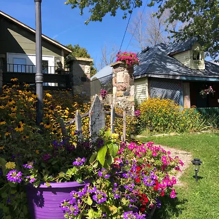 Spry Church Cozy Cottage Lions Head Exterior photo