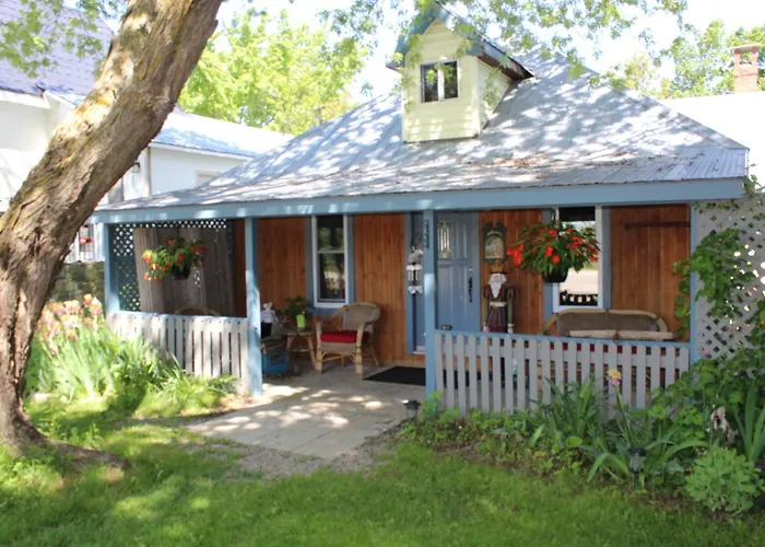 Spry Church Cozy Cottage