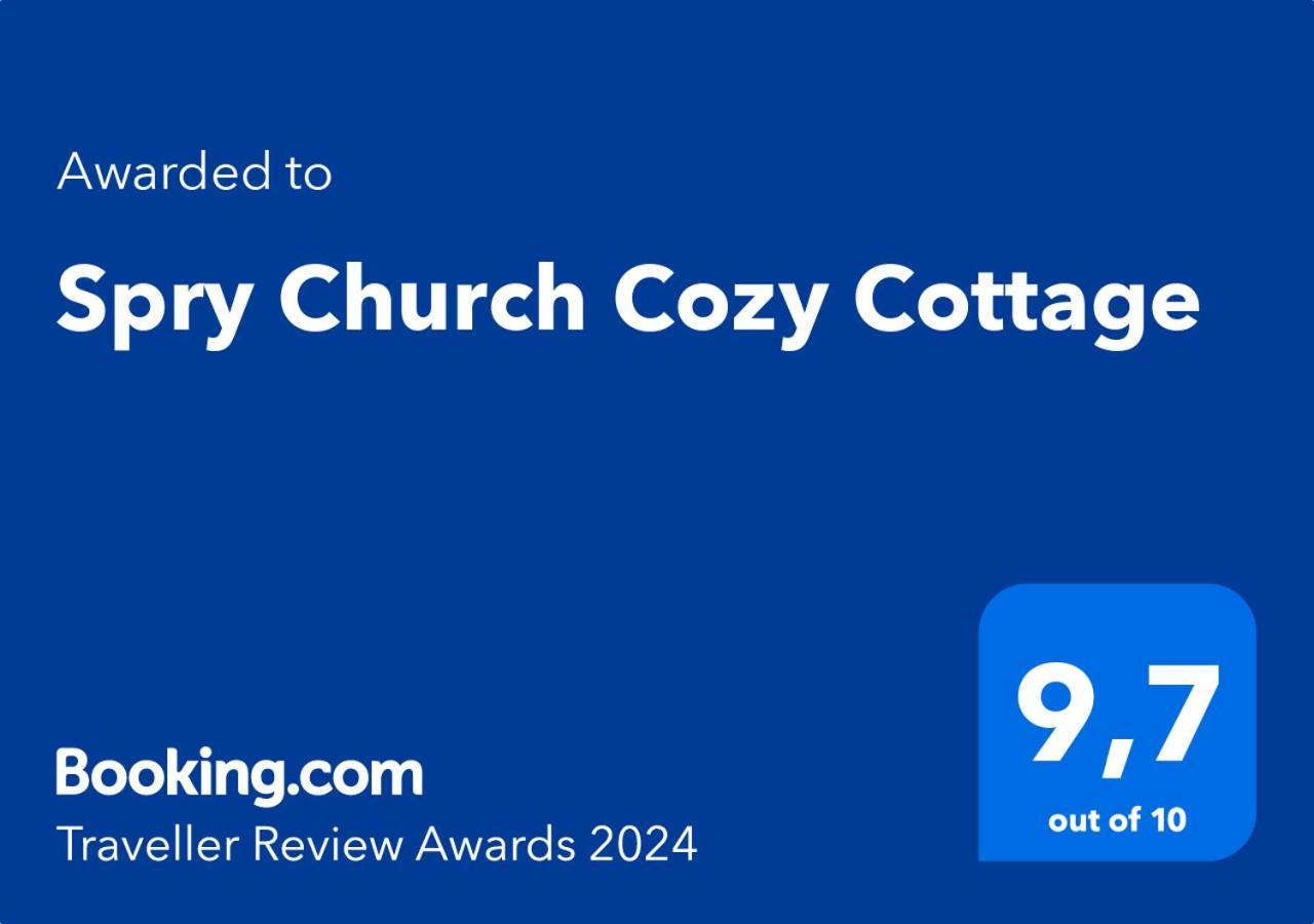 Spry Church Cozy * Lions Head